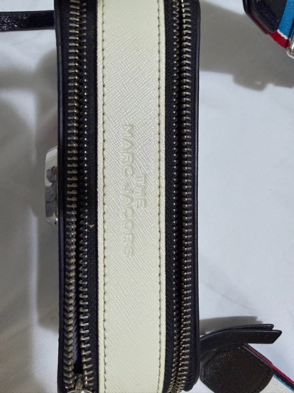 Marc Jacobs Blue & Red Lucy Graphic Snapshot Crossbody - Picture 6 of 13